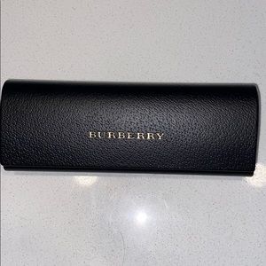 🛍3 for $40 🛍Burberry glasses case PRESTINE